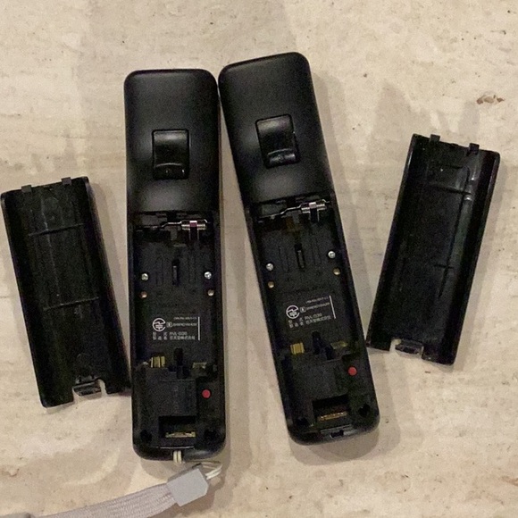 Nintendo Wii Remotes Motion Plus Inside Controller Lot Of 2 Remote Black - Picture 4 of 6